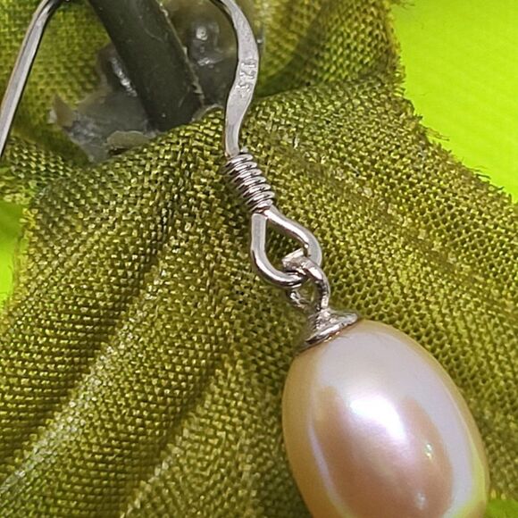 BEST SILVER, NEW STERLING SILVER LIGHT PINK FRESH-WATER PEARL DROP EARRINGS - Picture 5 of 5